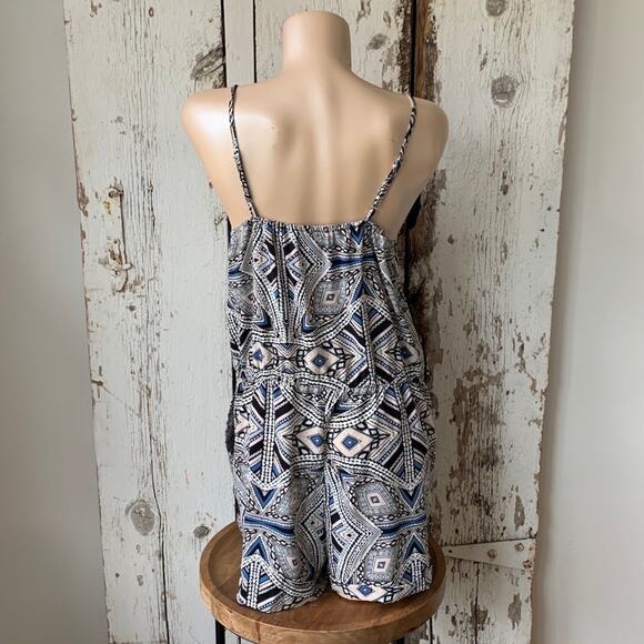 Mossimo patterned black & white & blue & cream romper - Picture 3 of 7